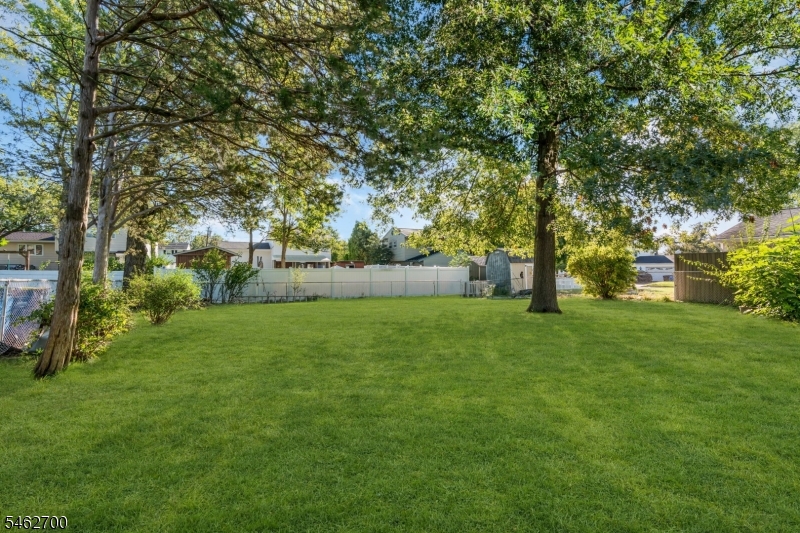 102 Avonridge Road Raritan, NJ 08869 - Photo 24 of 28 Gallery Image 24