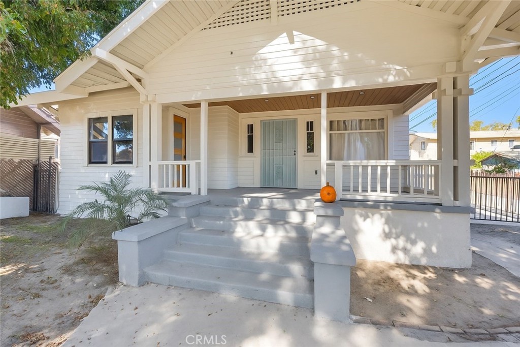 529 West 10th Street Long Beach, CA 90813 - Photo 2 of 19 a view of a house with porch and wooden floor