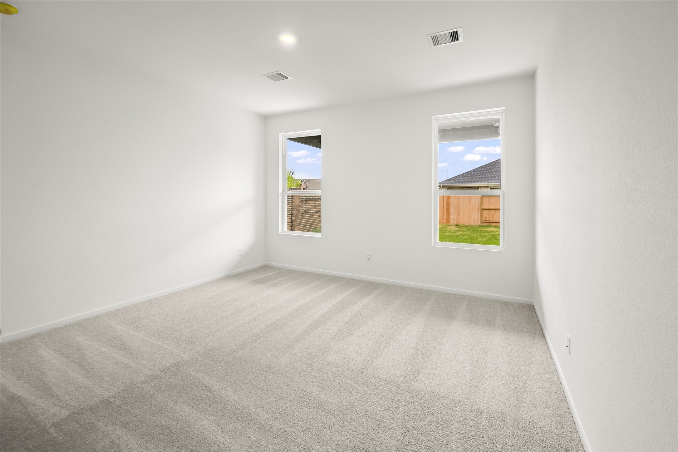 10619 Summers Way Beasley, TX 77417 - Photo 7 of 36 an empty room with a window
