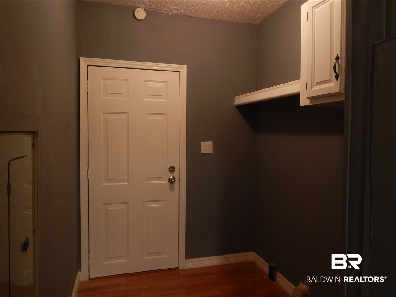 1423 Ridgewood Circle Lillian, AL 36549 - Photo 21 of 37 laundry room