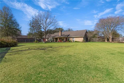 $275,000 | 3916 Ave Bonne Terre, New Iberia, LA 70563