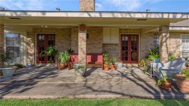 $275,000 | 3916 Ave Bonne Terre, New Iberia, LA 70563