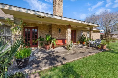 $275,000 | 3916 Ave Bonne Terre, New Iberia, LA 70563