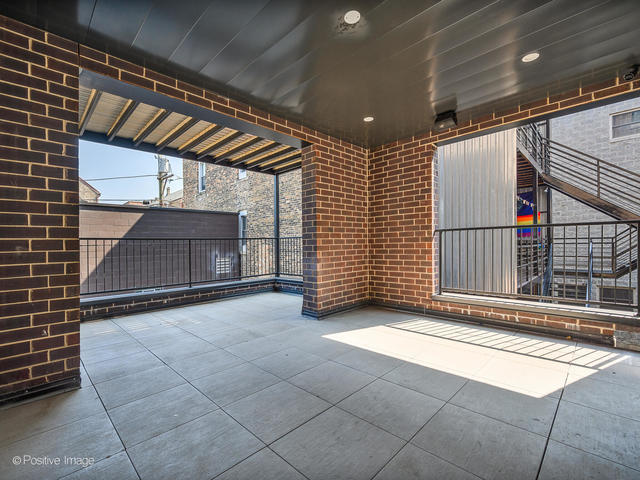 867 North Marshfield Avenue, Unit 1 Chicago, IL 60622 - Photo 8 of 12 a view of a garage