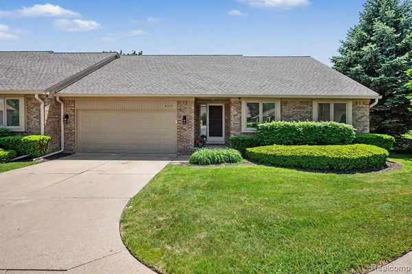 $429,990 | 4337 Elaine Court, Utica, MI 48316