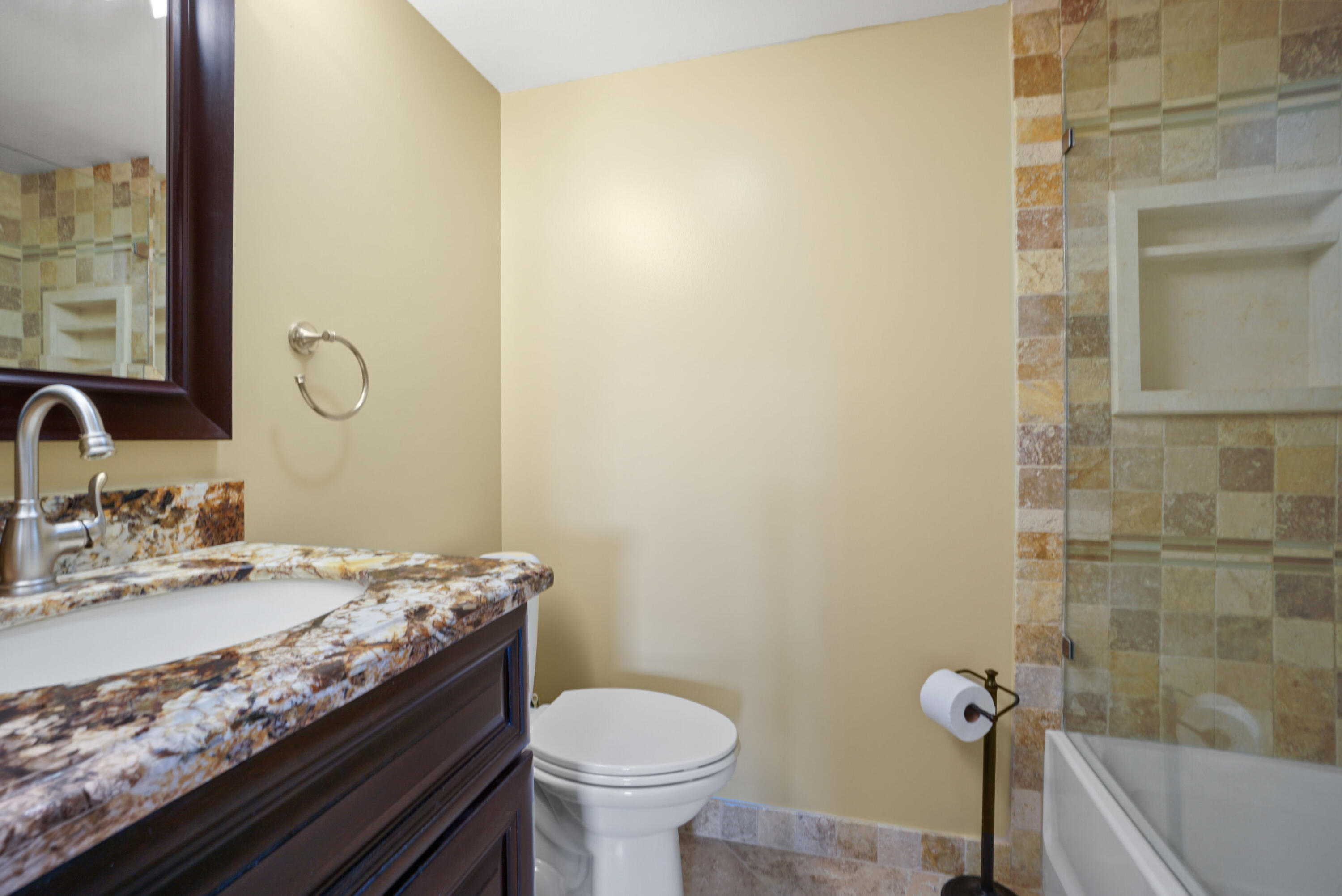 101 Pinecrest Circle, Unit B Jupiter, FL 33458 - Photo 19 of 23 101PinecrestCir,UnitB_23