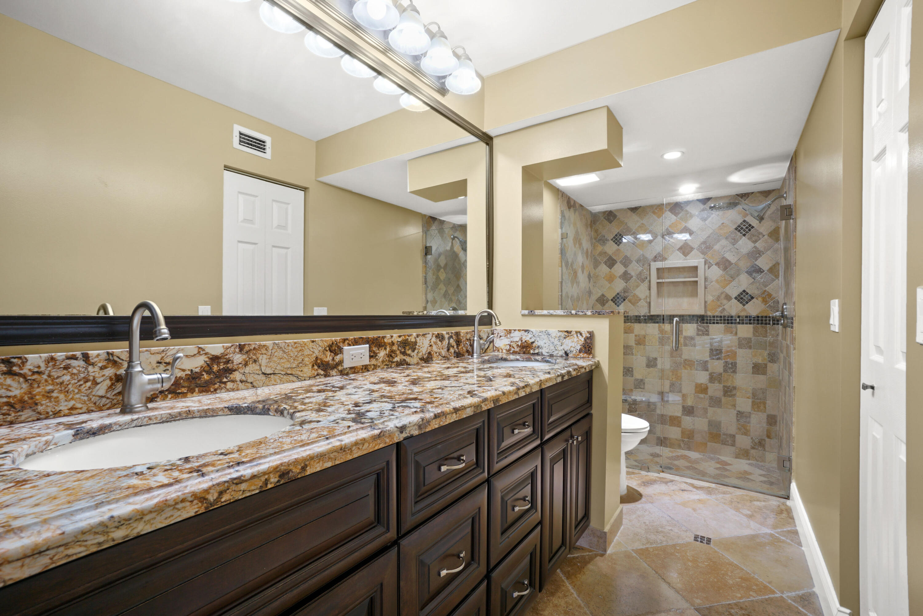 101 Pinecrest Circle, Unit B Jupiter, FL 33458 - Photo 10 of 23 101PinecrestCir,UnitB_18