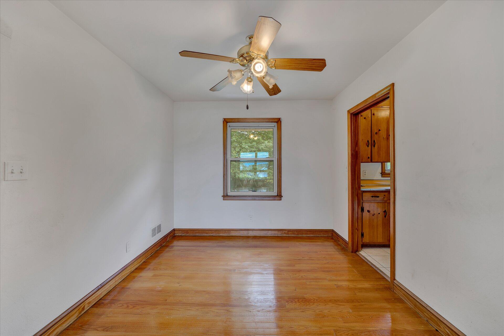 4426 Grandin Road Southwest Roanoke, VA 24018 - Photo 6 of 23 6-DSC00088
