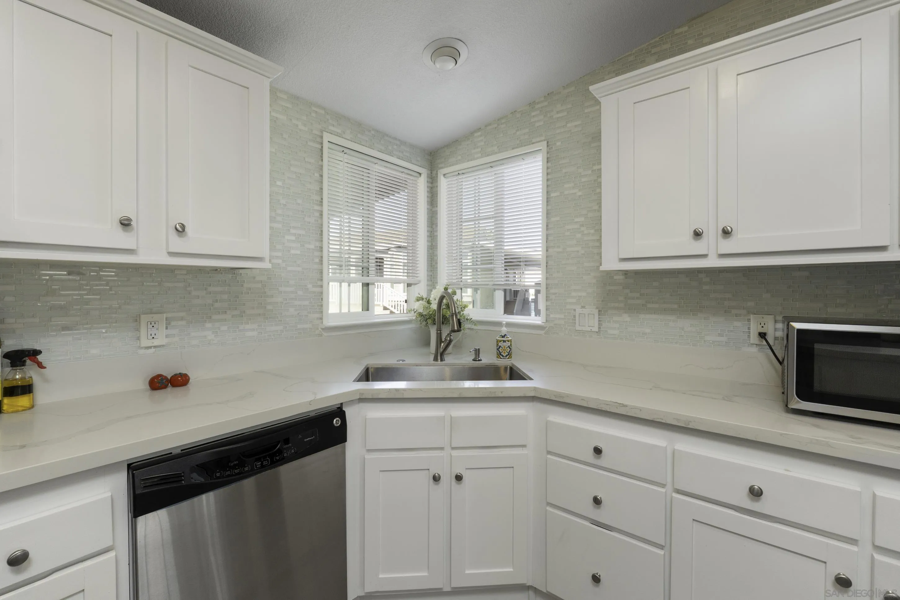 8545 Mission Gorge Road, Unit 147 Santee, CA 92071 - Photo 11 of 38