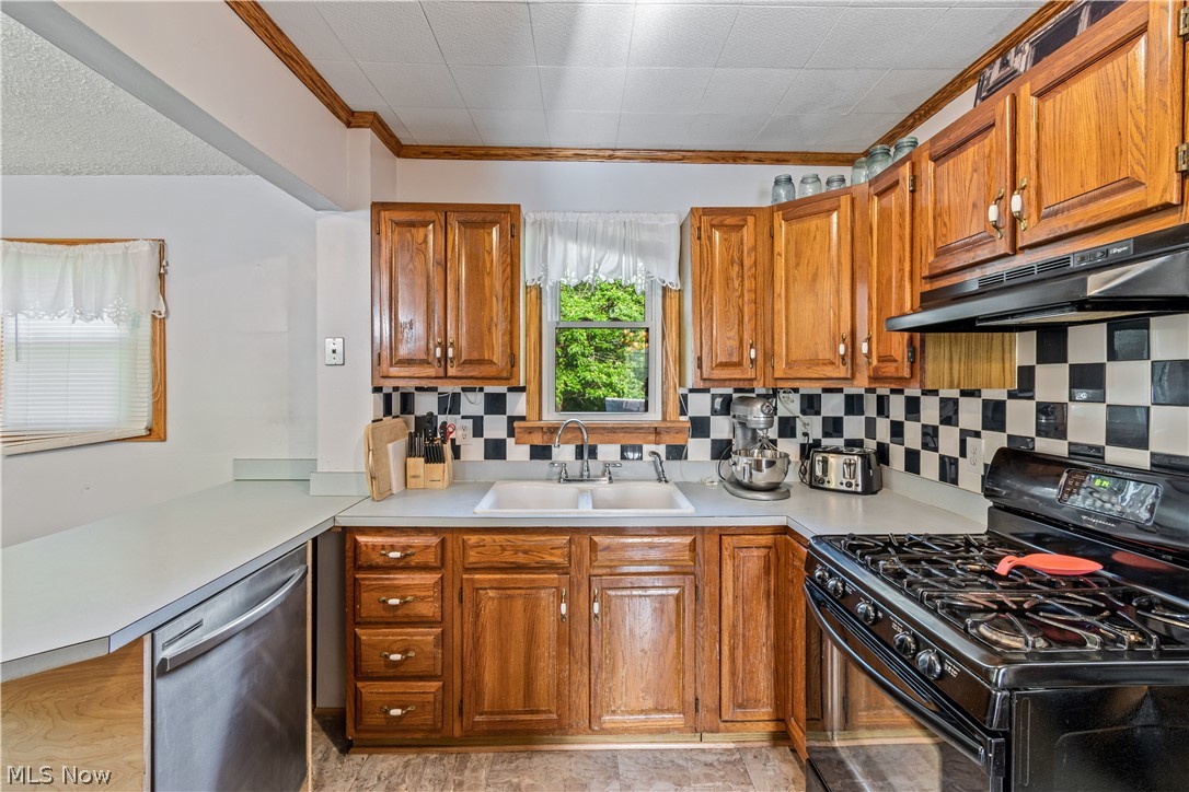 1449 Walnut Road Southwest Massillon, OH 44647 - Photo 8 of 24 Gallery Image 8