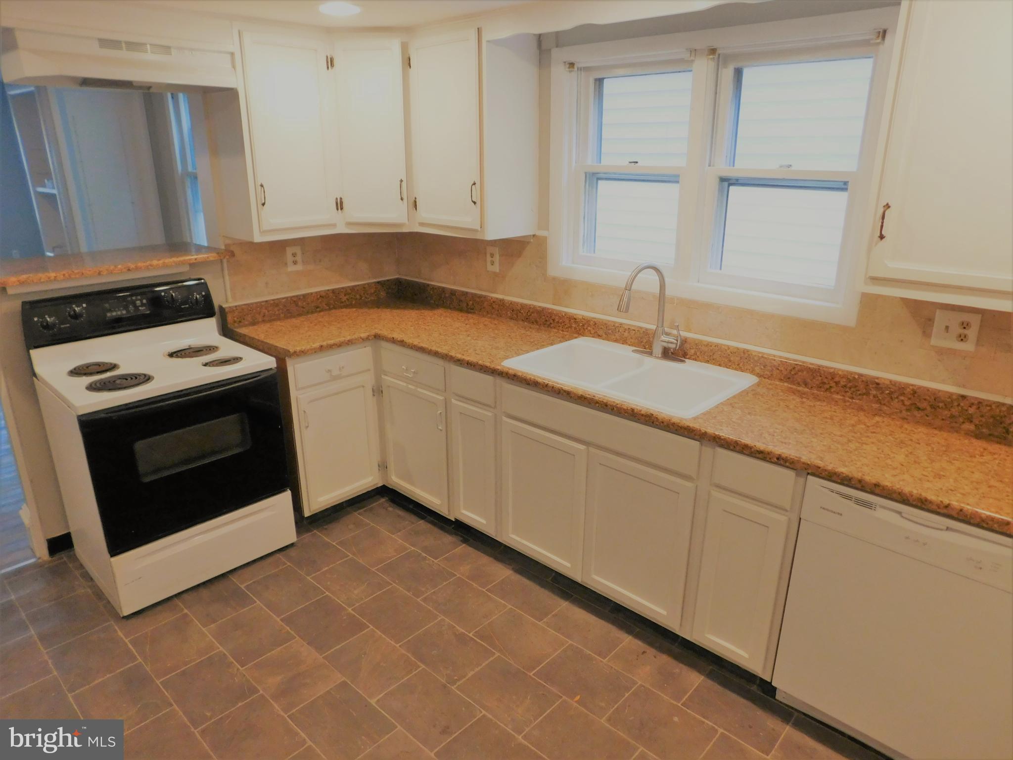 228 West Ridge Street Coaldale, PA 18218 - Photo 2 of 20 Gallery Image 2