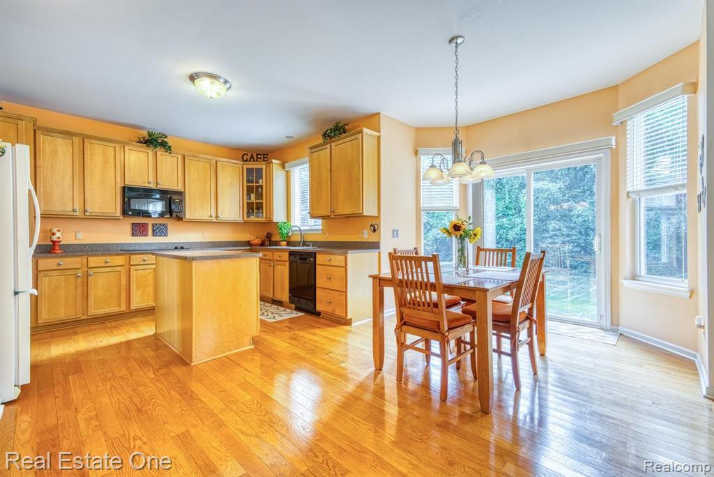 3370 Everett Drive Rochester Hills, MI 48307 - Photo 11 of 36