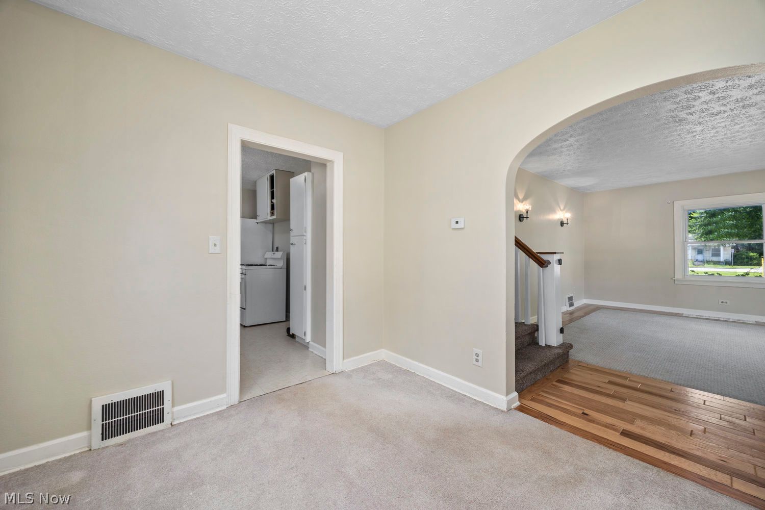 5459 Ridgewood Street Lorain, OH 44055 - Photo 8 of 38