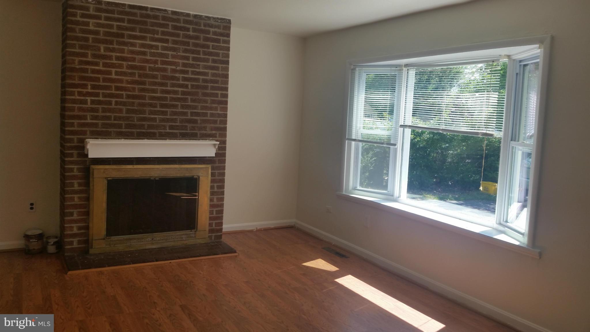 6319 Frontier Drive Springfield, VA 22150 - Photo 2 of 8 Living Room