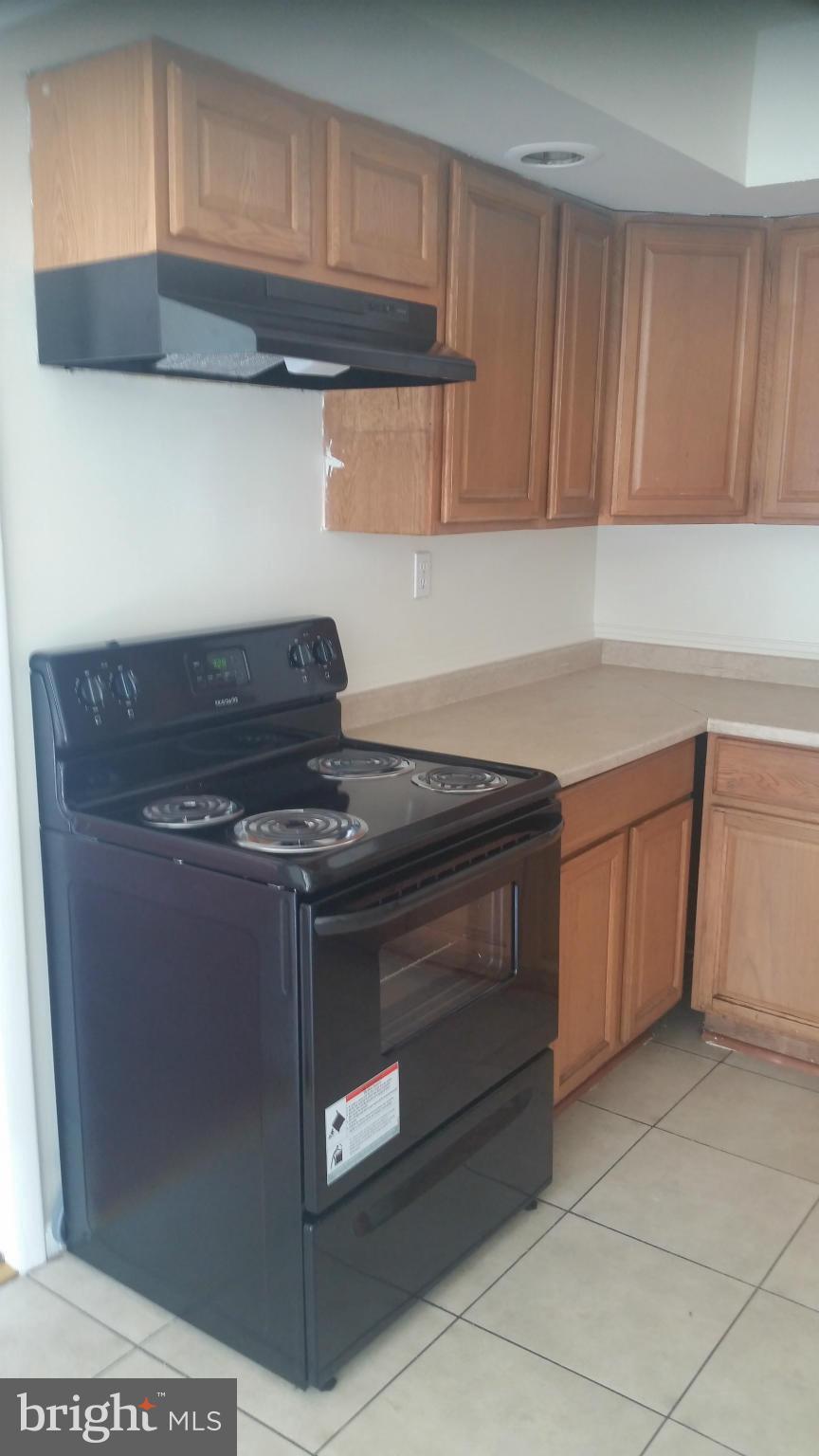 6319 Frontier Drive Springfield, VA 22150 - Photo 4 of 8 Kitchen