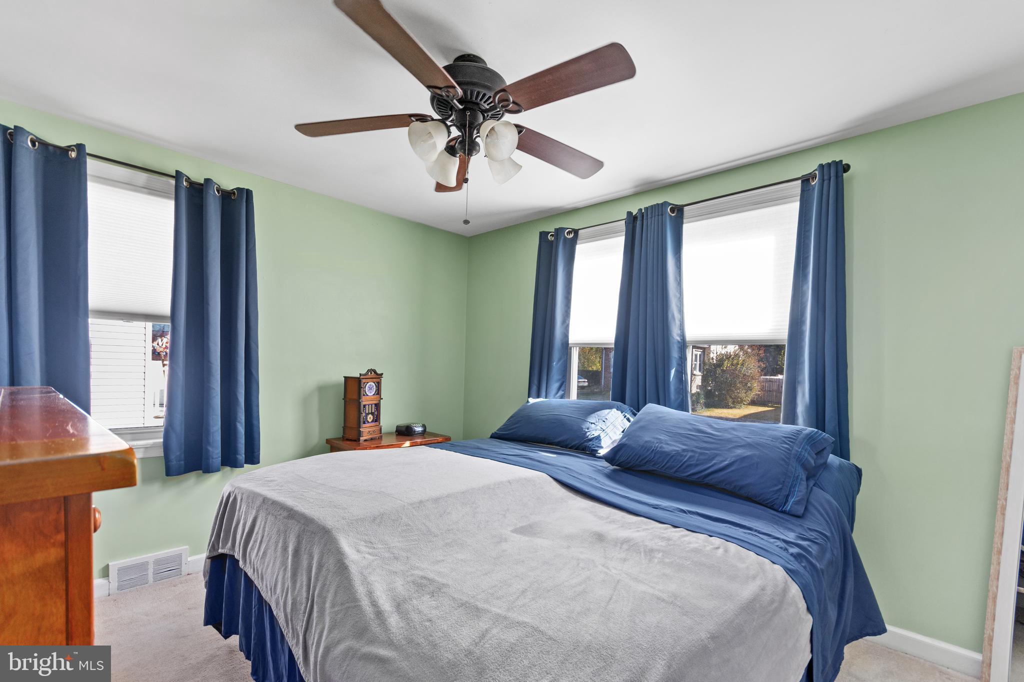 27 East Mill Road Maple Shade, NJ 08052 - Photo 9 of 21