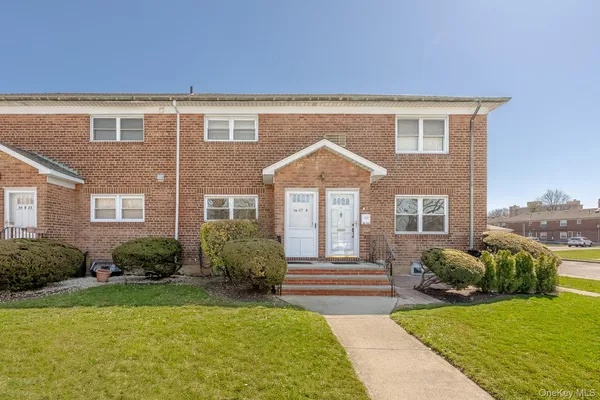 $785,000 | 56-27B Utopia Parkway, Unit 1014 | Auburndale