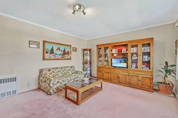$785,000 | 56-27B Utopia Parkway, Unit 1014 | Auburndale