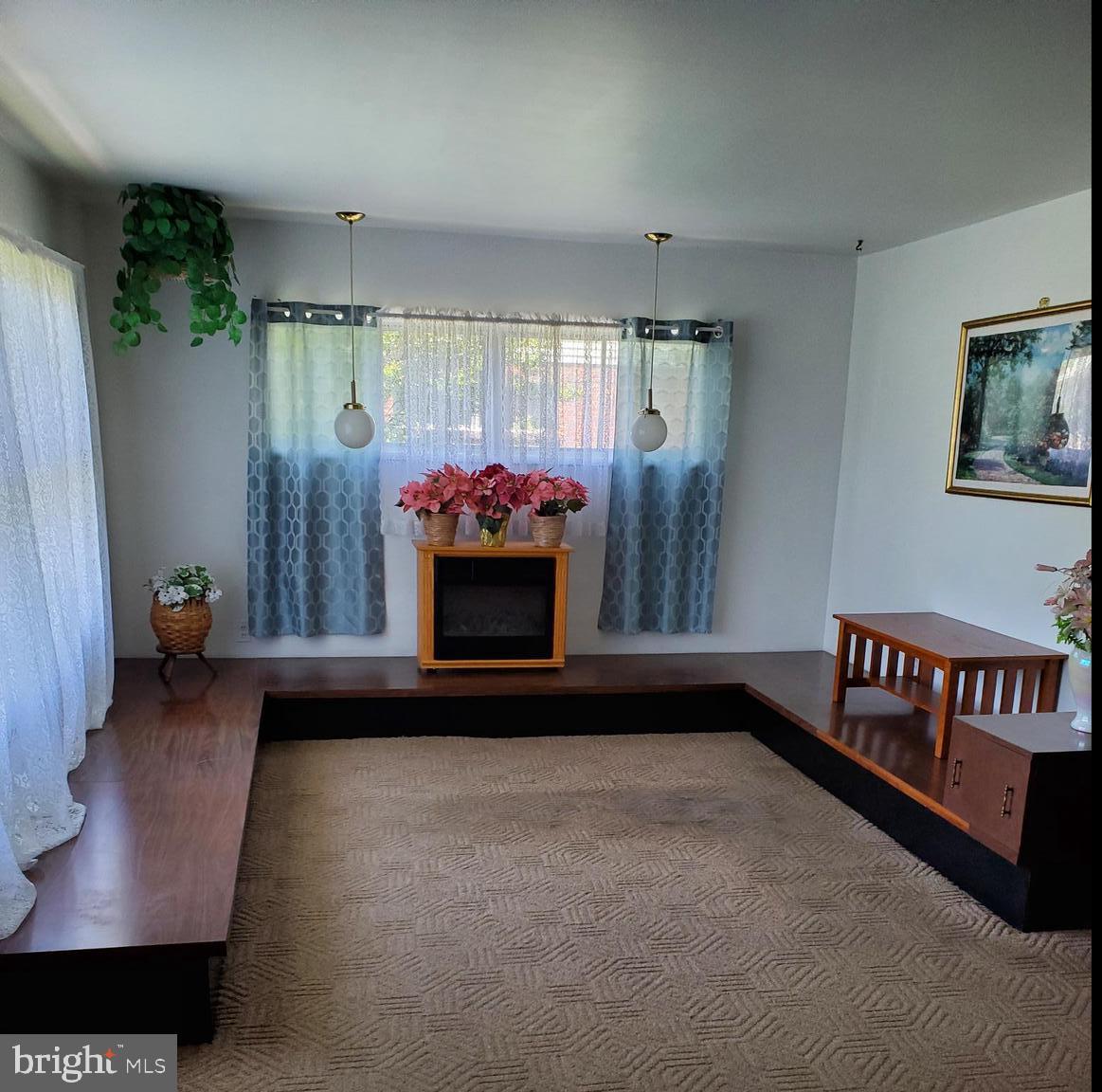 2410 Burridge Road Baltimore, MD 21234 - Photo 2 of 13 Living Room