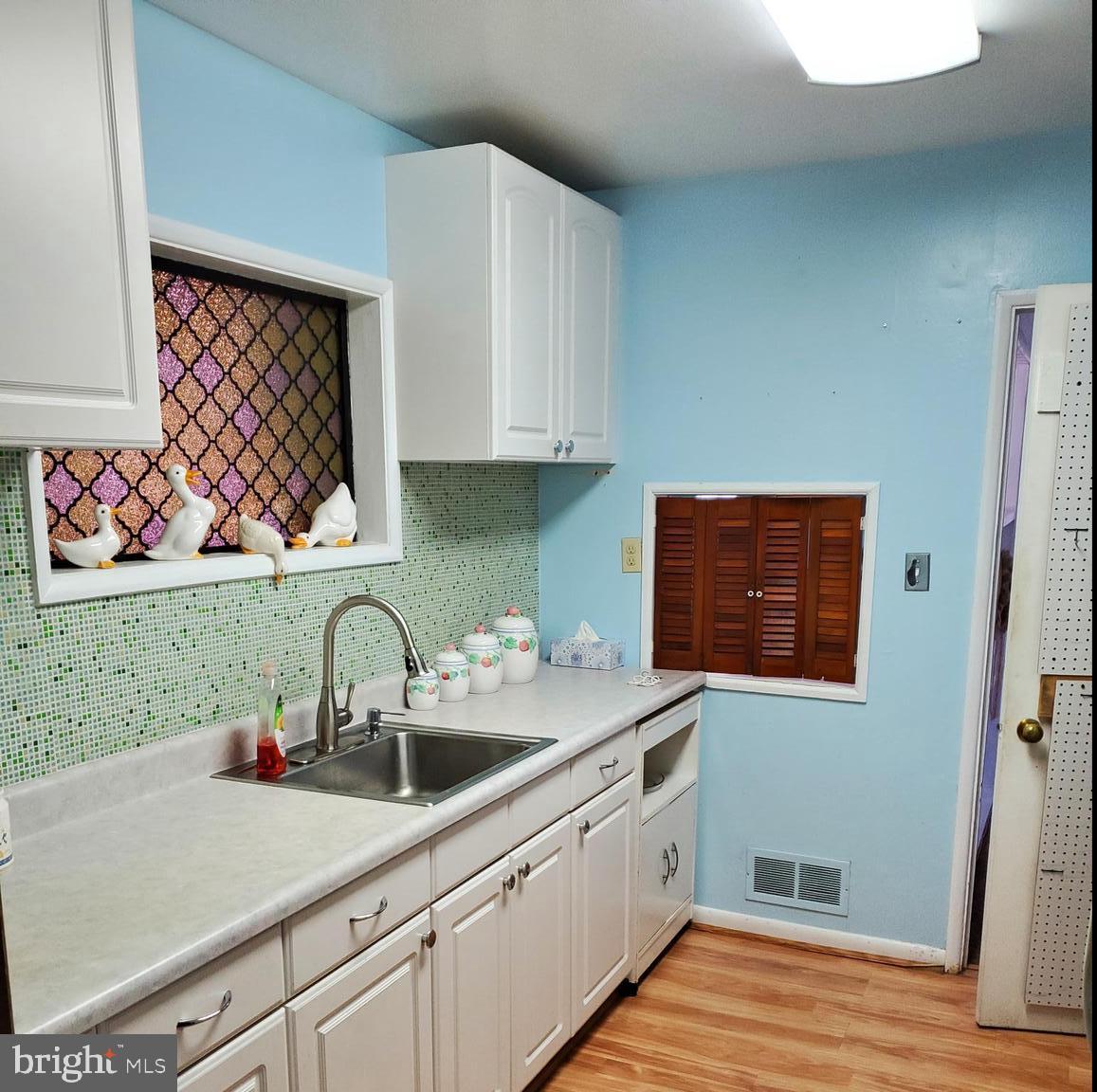 2410 Burridge Road Baltimore, MD 21234 - Photo 6 of 13 Gallery Image 6