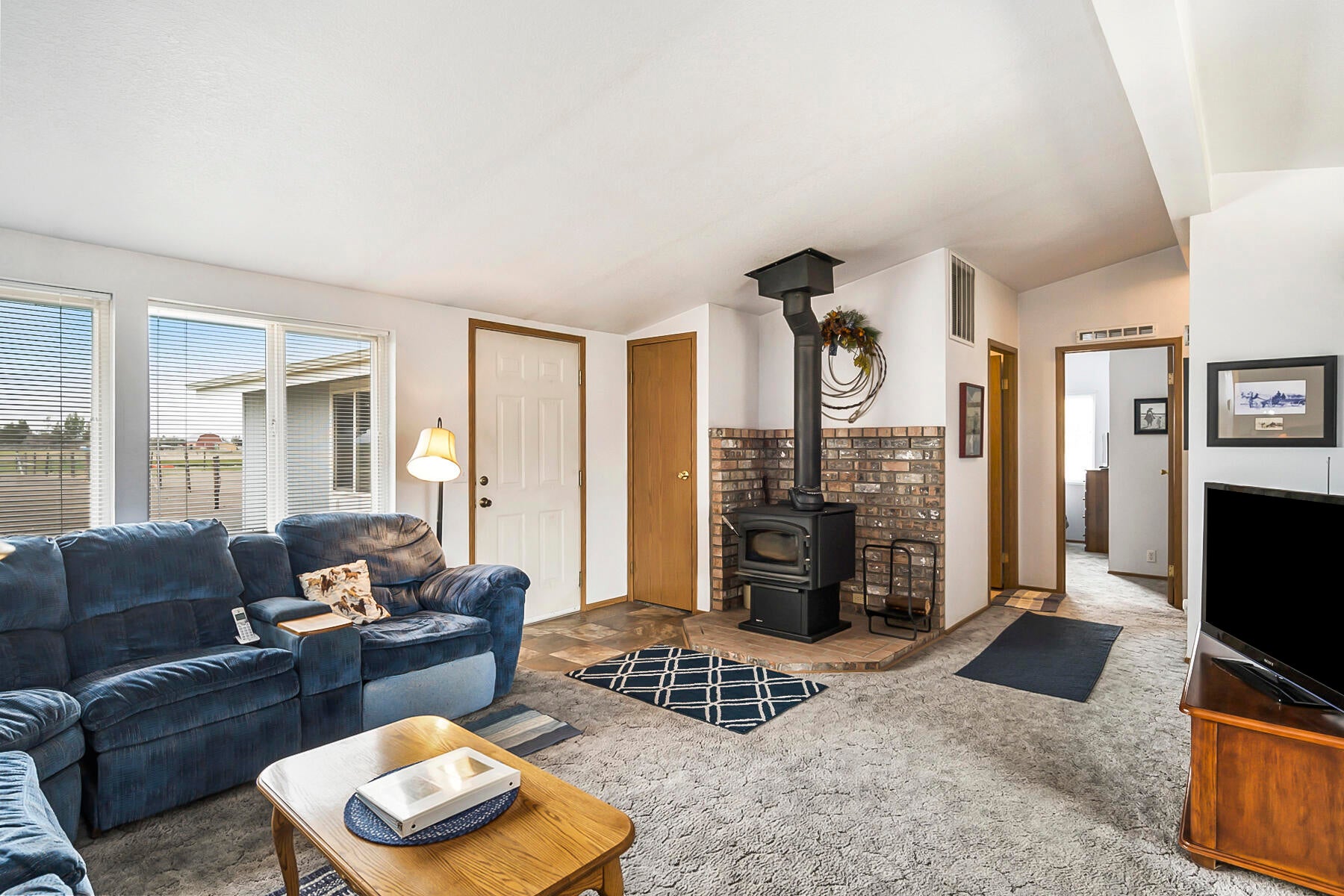 63520 Johnson Ranch Road Bend, OR 97701 - Photo 8 of 52 Living Room