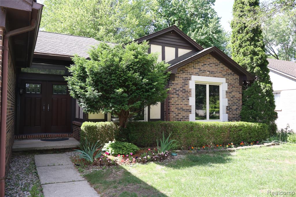 2800 Ranieri Drive Troy, MI 48085 - Photo 4 of 63