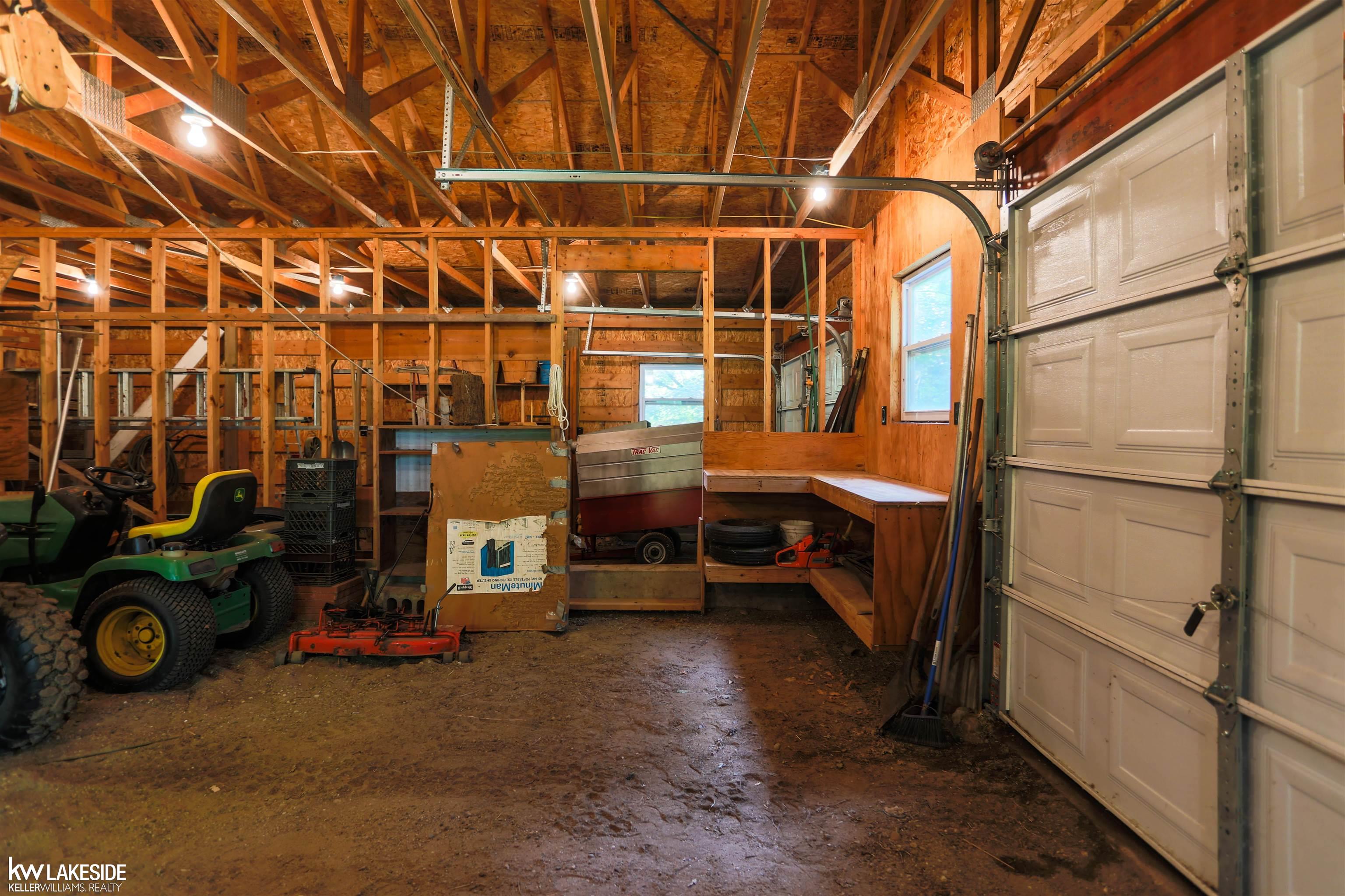 80700 Coon Creek Road Armada, MI 48005 - Photo 26 of 67 50085808-25.JPG
