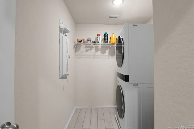 $1,975 | 13734 Crossbow, San Antonio, TX 78253