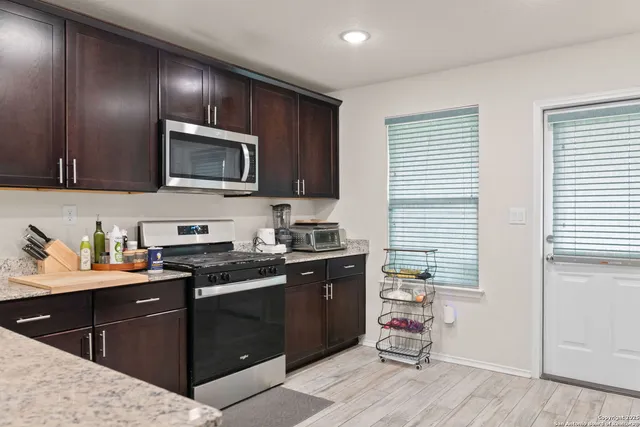 $1,975 | 13734 Crossbow, San Antonio, TX 78253