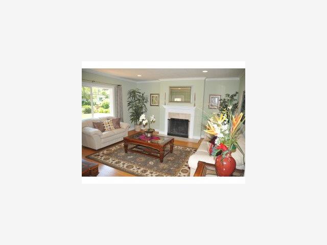 871 Clinton Road Los Altos, CA 94024 - Photo 3 of 9 Gallery Image 3
