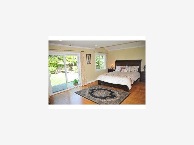 871 Clinton Road Los Altos, CA 94024 - Photo 7 of 9 Gallery Image 7
