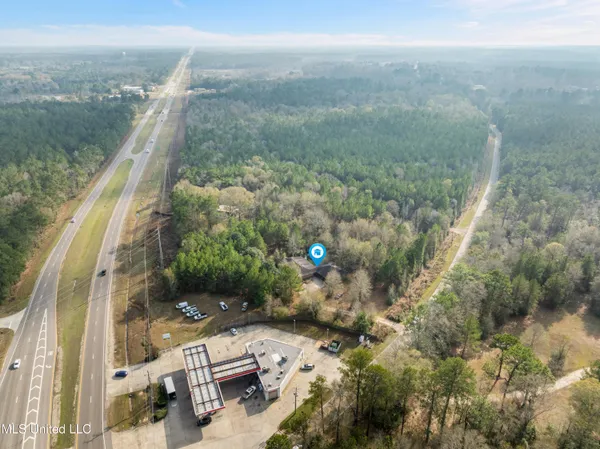 $500,000 | 2 Elks Lake Road, Hattiesburg, MS 39401