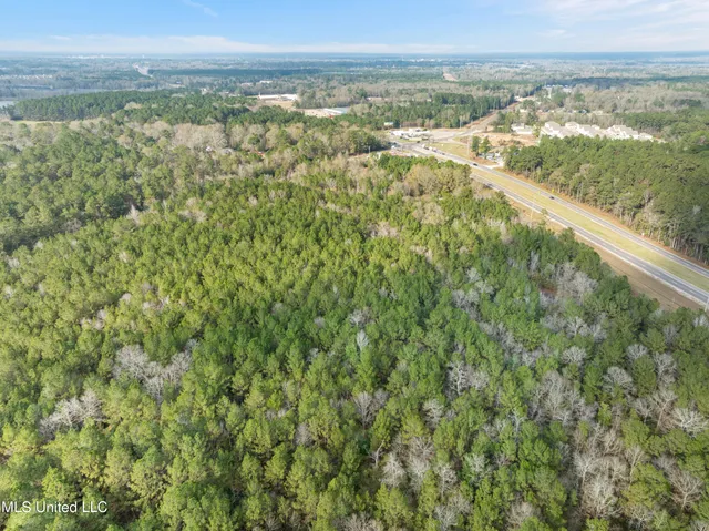 $465,000 | 2 Elks Lake Road, Hattiesburg, MS 39401