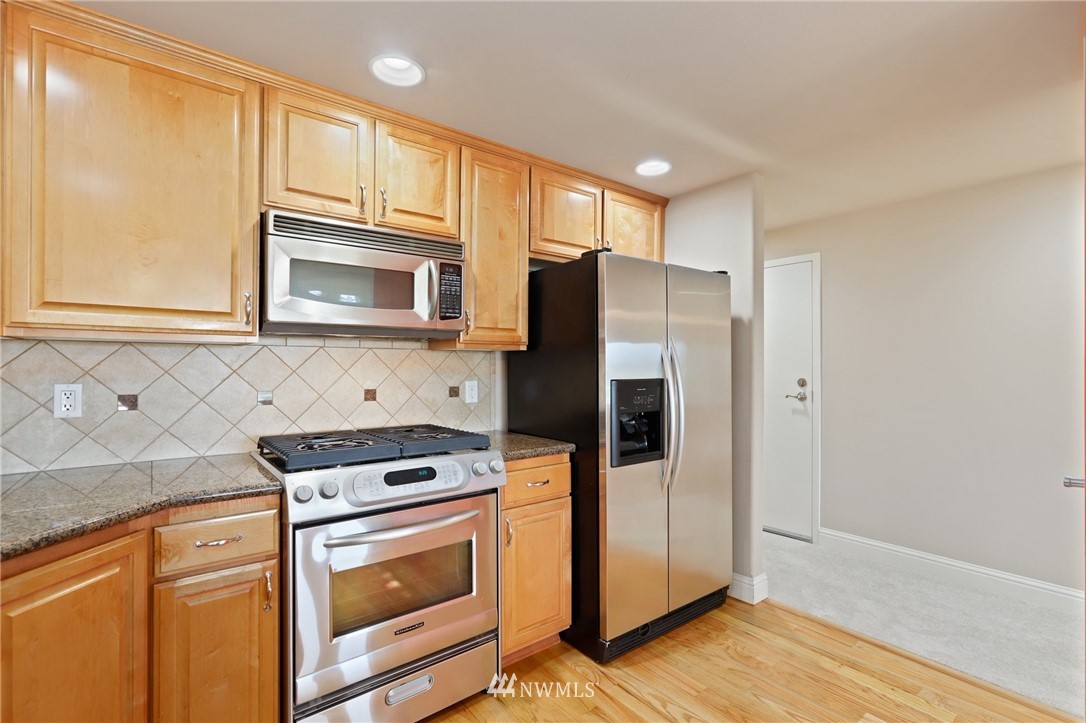 641 Bell Street, Unit 102 Edmonds, WA 98020 - Photo 20 of 40