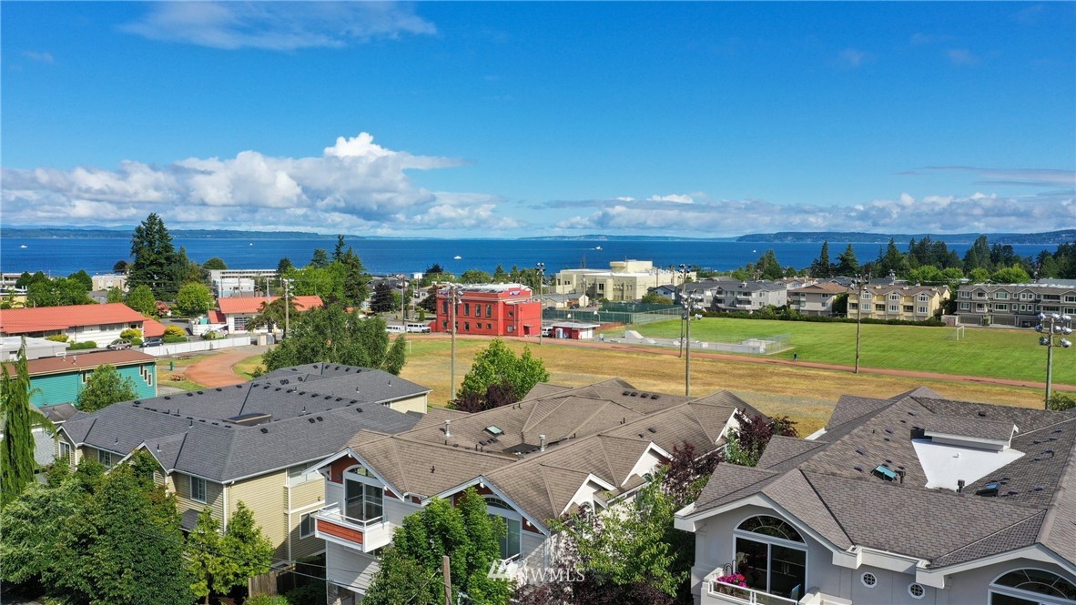 641 Bell Street, Unit 102 Edmonds, WA 98020 - Photo 3 of 40