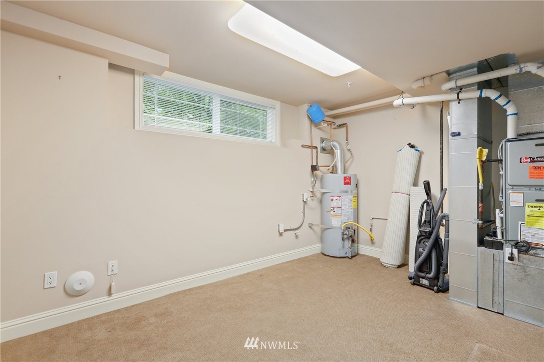 641 Bell Street, Unit 102 Edmonds, WA 98020 - Photo 26 of 40