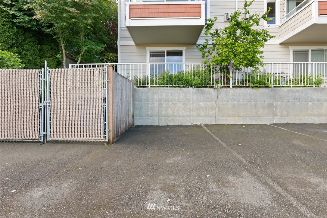 641 Bell Street, Unit 102 Edmonds, WA 98020 - Photo 28 of 40