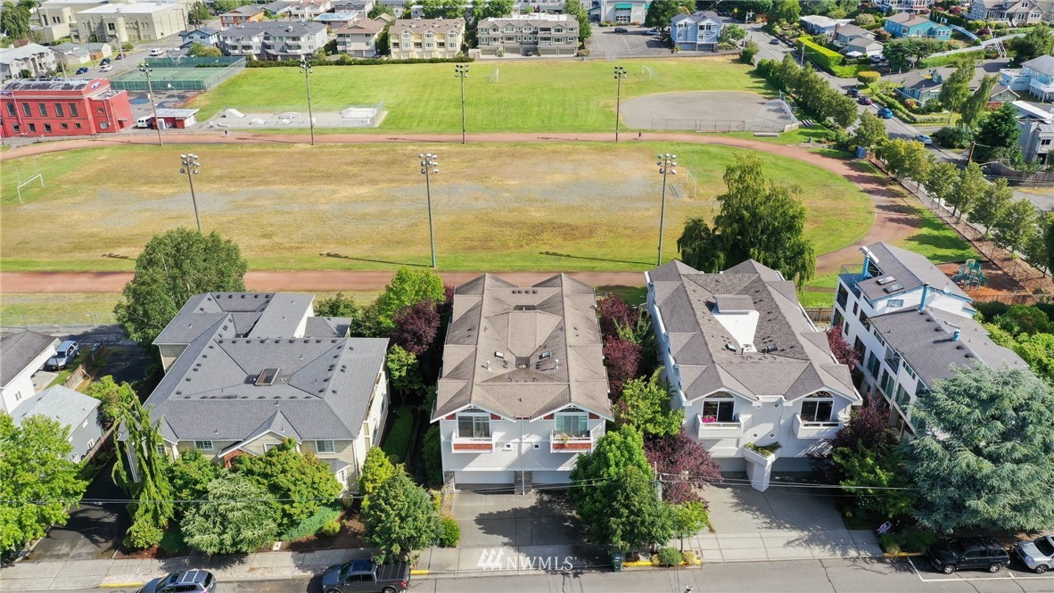 641 Bell Street, Unit 102 Edmonds, WA 98020 - Photo 36 of 40