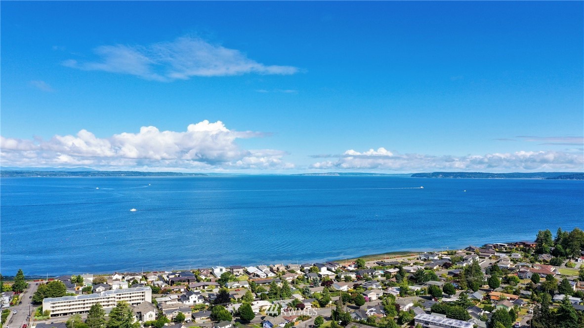 641 Bell Street, Unit 102 Edmonds, WA 98020 - Photo 38 of 40