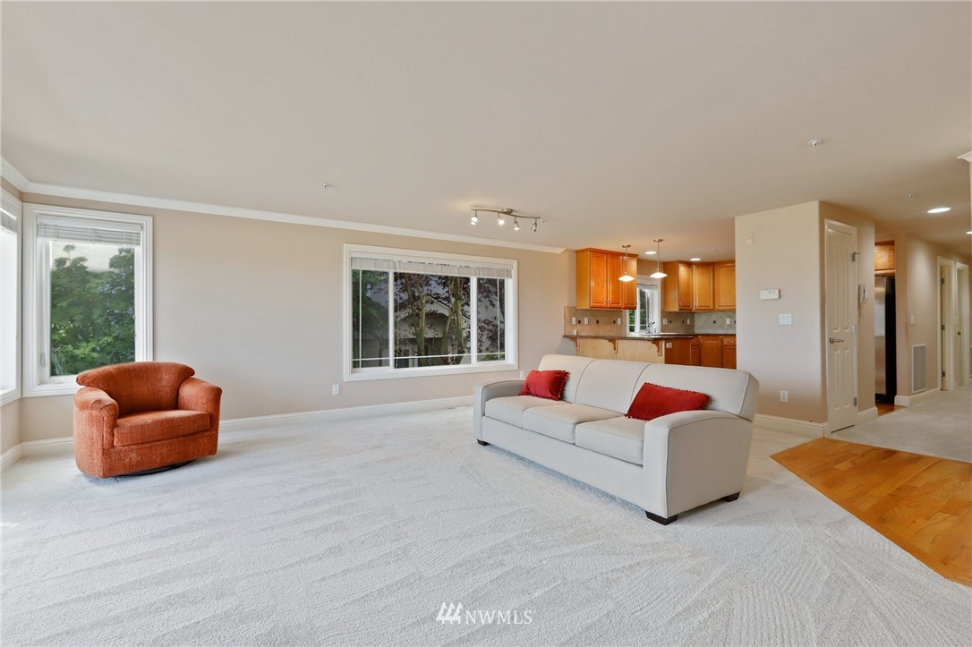 641 Bell Street, Unit 102 Edmonds, WA 98020 - Photo 9 of 40