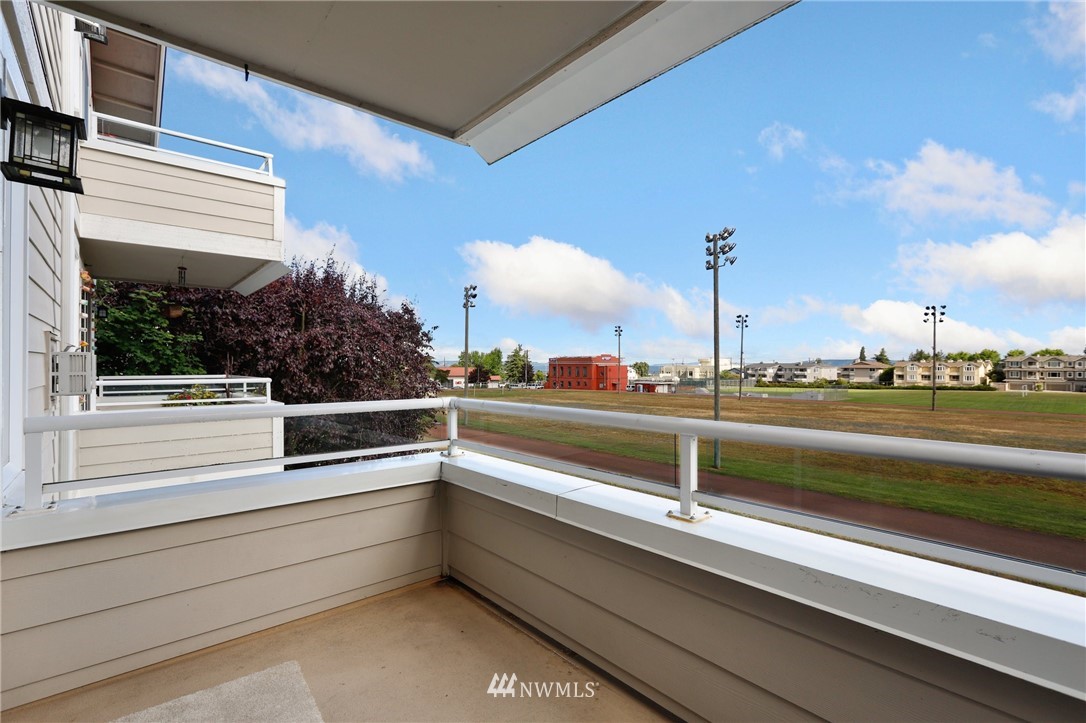 641 Bell Street, Unit 102 Edmonds, WA 98020 - Photo 10 of 40
