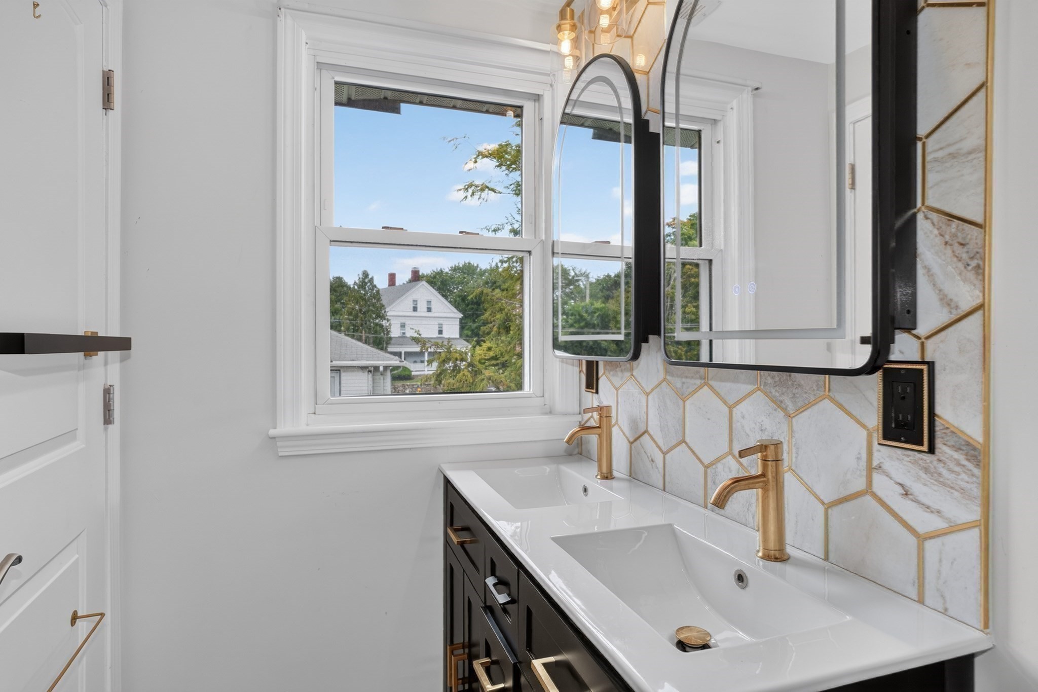 1061 Trapelo Road Waltham, MA 02451 - Photo 14 of 21 Gallery Image 14