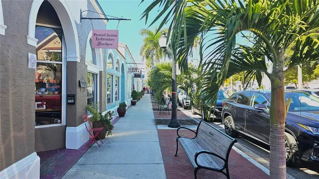 $235,000 | 433 Cerromar Lane, Unit 541, Venice, FL 34293