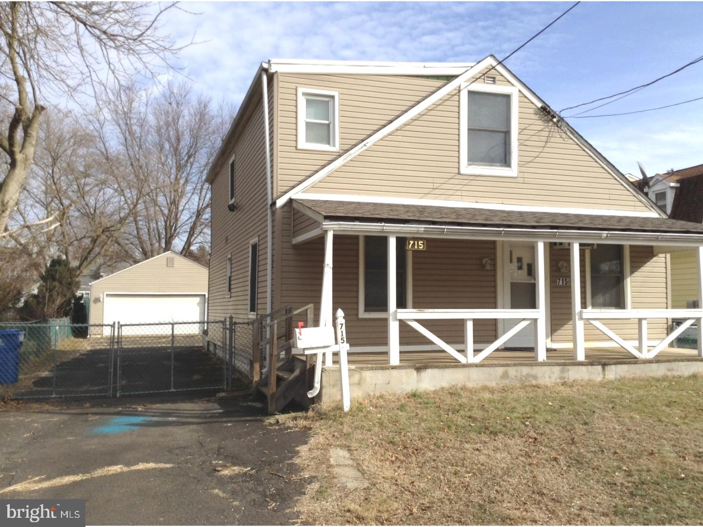 715 Rosa Avenue Croydon, PA 19021 - Photo 2 of 23 Driveway
