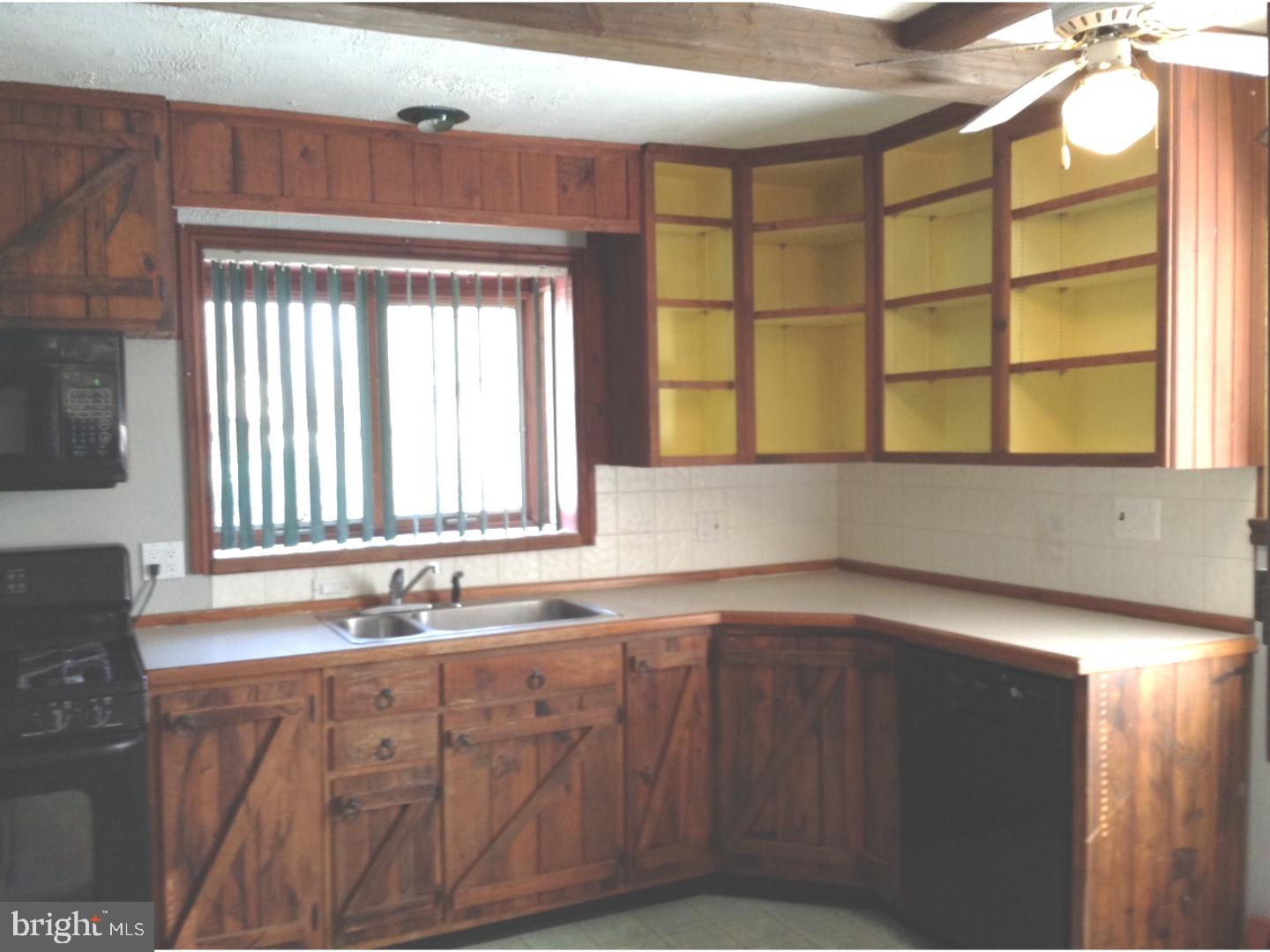 715 Rosa Avenue Croydon, PA 19021 - Photo 8 of 23 Kitchen