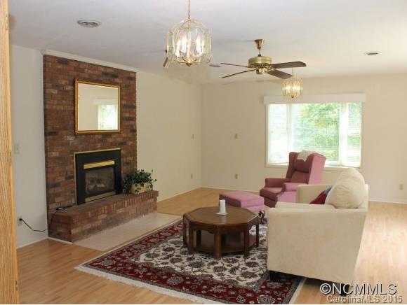 81 Whitaker Circle Fairview, NC 28730 - Photo 3 of 9 Gallery Image 3