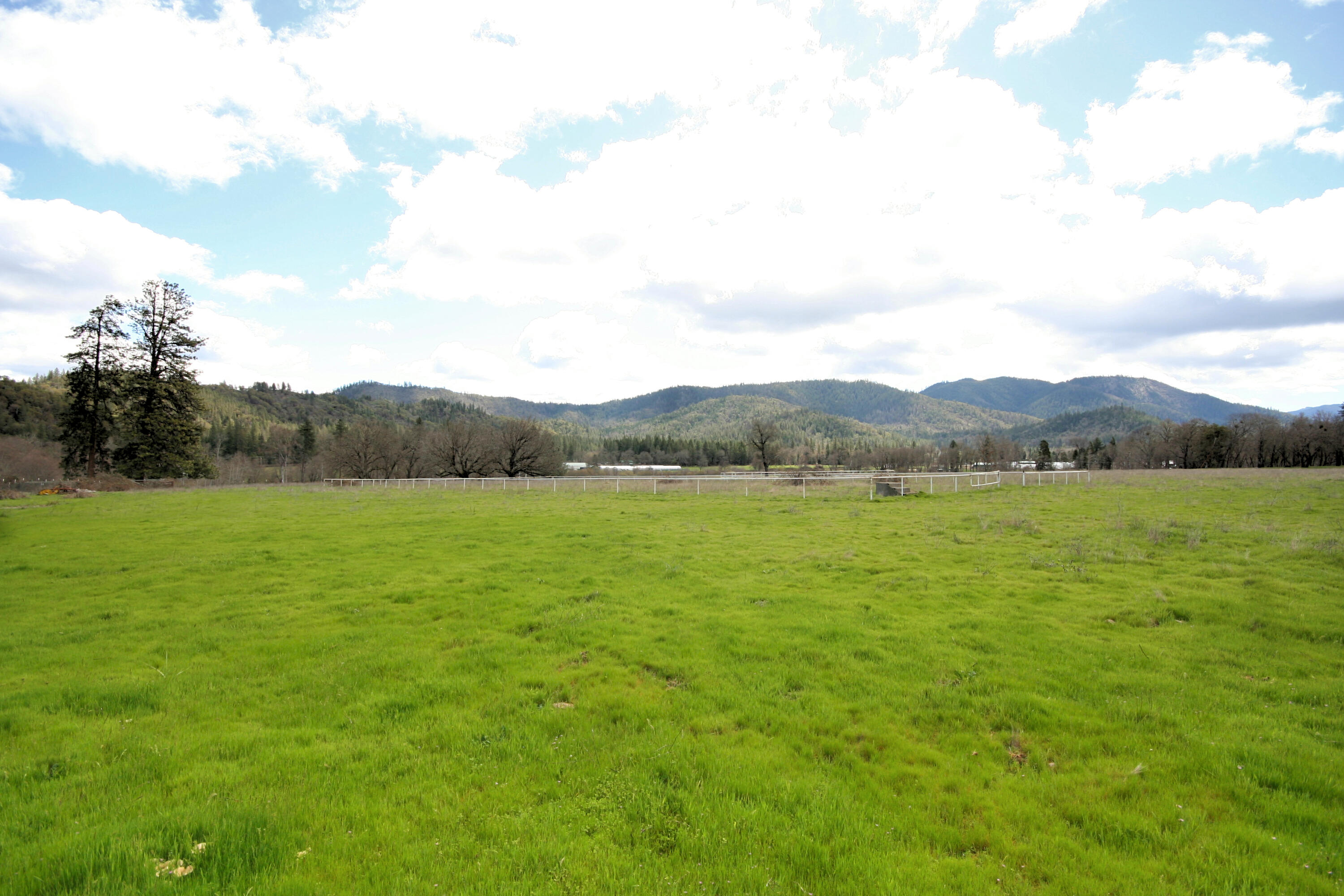 734 Powell Creek Road Williams, OR 97544 - Photo 5 of 51 fotor_2023-4-12_18_16_39