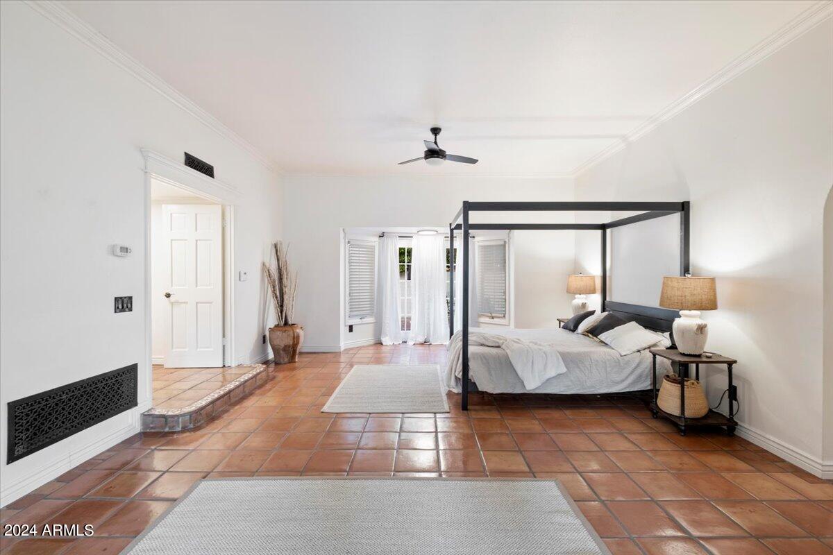 8712 North 68th Street Paradise Valley, AZ 85253 - Photo 18 of 44 Primary Suite