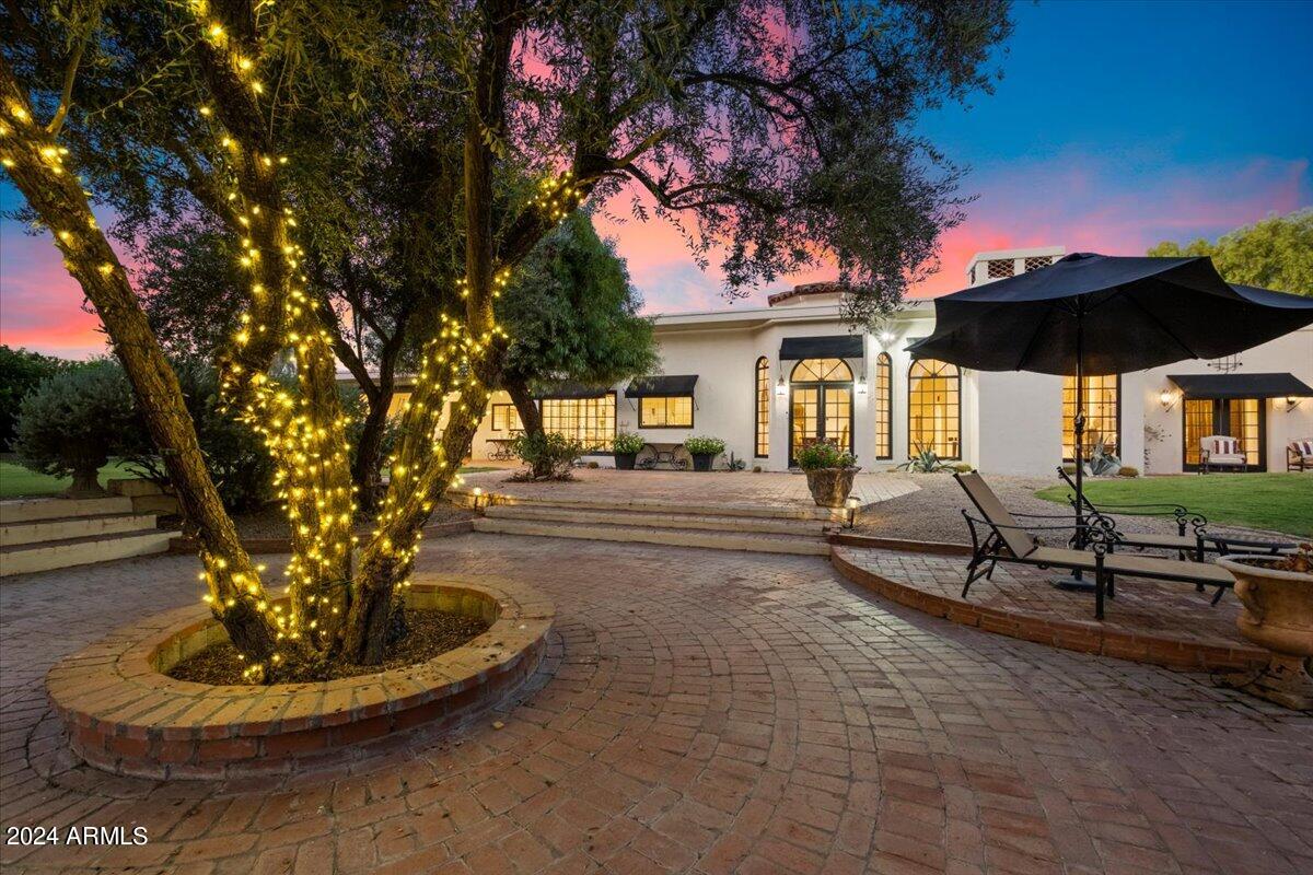 8712 North 68th Street Paradise Valley, AZ 85253 - Photo 2 of 44 Stunning Front Entry