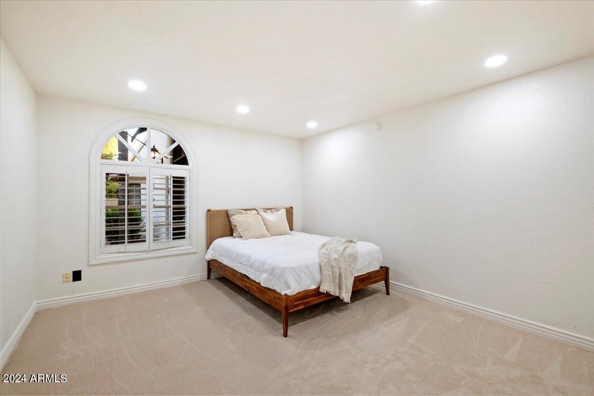 8712 North 68th Street Paradise Valley, AZ 85253 - Photo 32 of 44 Guest Casita Bedroom